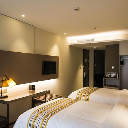 Home Inn Plus Shanghai New International Expo Center Yushan Road Yuanshen Sports Kültér fotó
