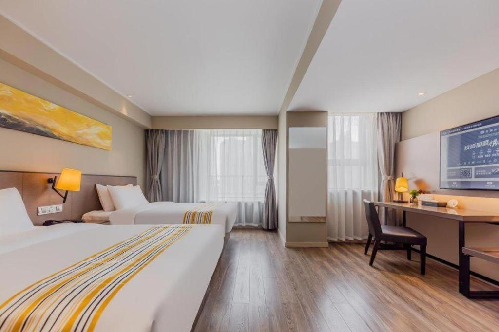 Home Inn Plus Shanghai New International Expo Center Yushan Road Yuanshen Sports Kültér fotó