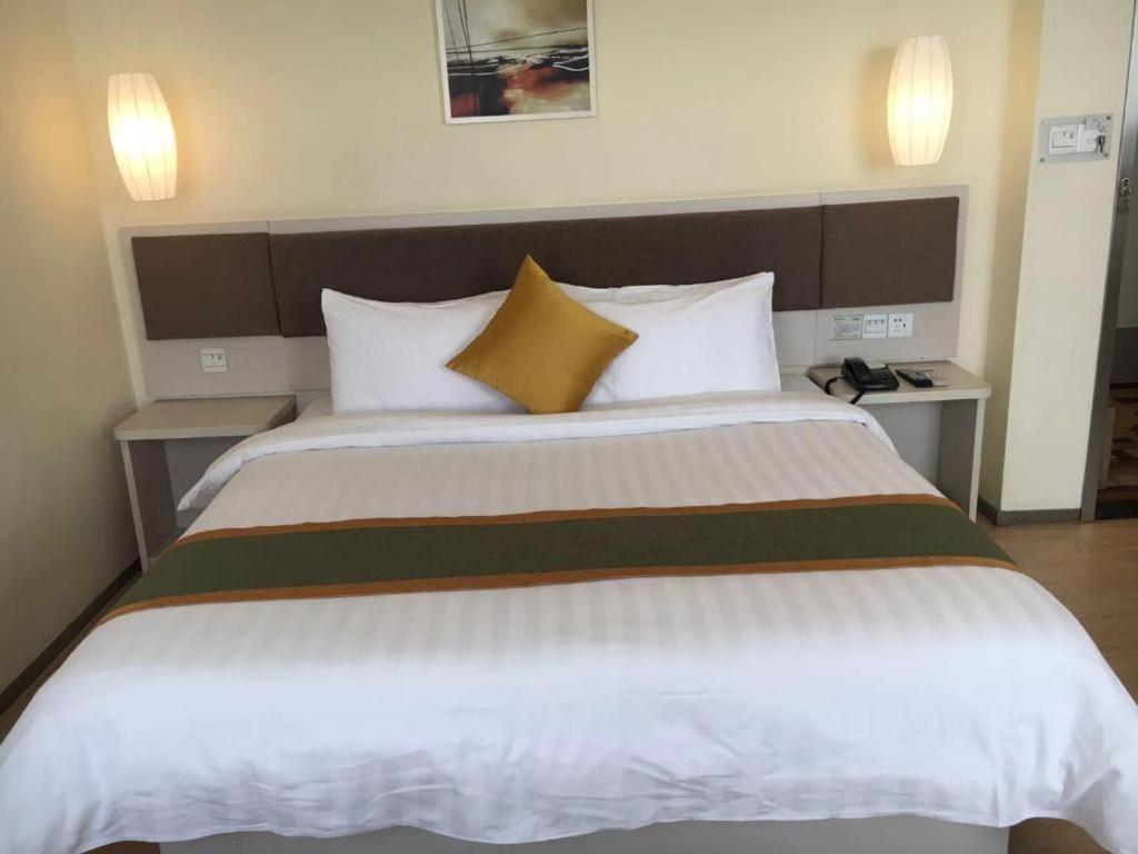 Home Inn Plus Shanghai New International Expo Center Yushan Road Yuanshen Sports Kültér fotó