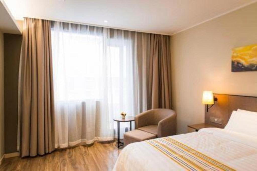 Home Inn Plus Shanghai New International Expo Center Yushan Road Yuanshen Sports Kültér fotó