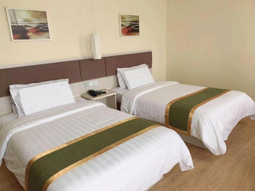 Home Inn Plus Shanghai New International Expo Center Yushan Road Yuanshen Sports Kültér fotó