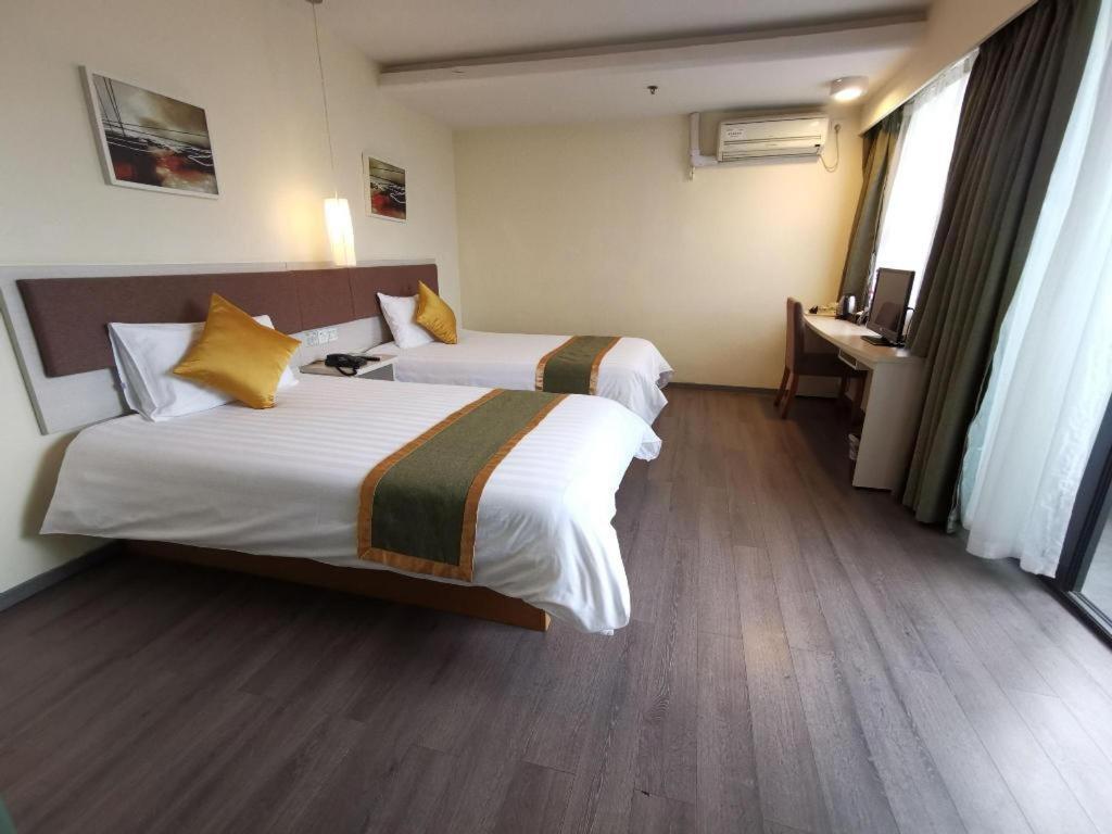 Home Inn Plus Shanghai New International Expo Center Yushan Road Yuanshen Sports Kültér fotó