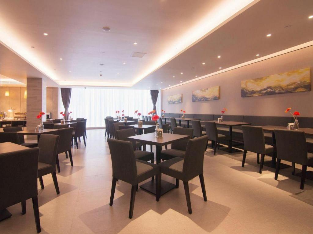 Home Inn Plus Shanghai New International Expo Center Yushan Road Yuanshen Sports Kültér fotó