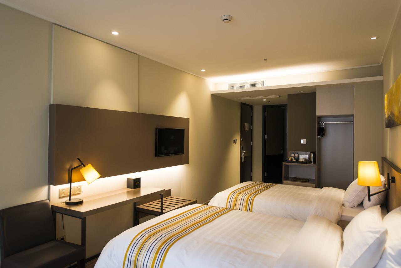 Home Inn Plus Shanghai New International Expo Center Yushan Road Yuanshen Sports Kültér fotó